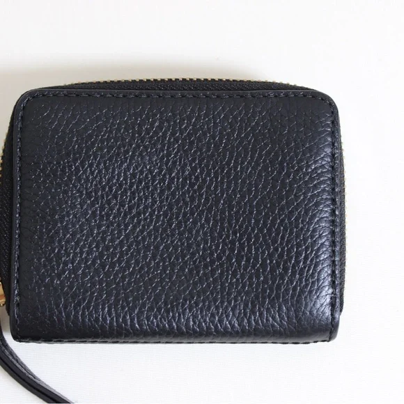 !!SUMMER SALE!! Marc Jacobs Black Textured Wallet with Gold Details - Picture 2 of 5